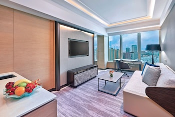 Tower Cityview Suite