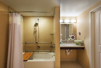Standard Room, 2 Double Beds, Accessible Bathtub (Communications, Mobility)