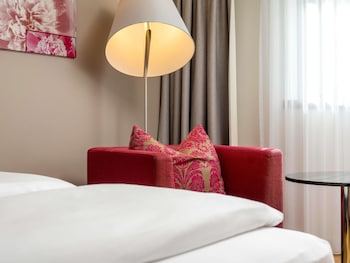 Classic Room, 1 King Bed (Room&Bathroom renovation in 2020)