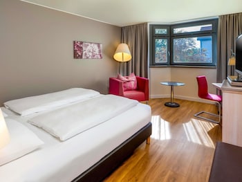 Classic Room, 1 King Bed (Room&Bathroom renovation in 2020)