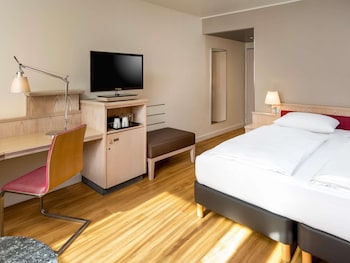 Classic Room, 1 King Bed (Room&Bathroom renovation in 2020)