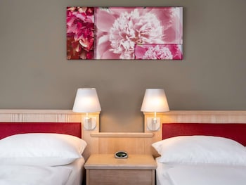 Classic Twin Room, 2 Twin Beds (Room&Bathroom renovation in 2020)