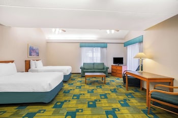 Suite, 2 Double Beds, Non Smoking