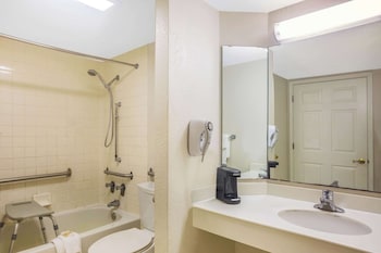 Room, 2 Double Beds, Non Smoking (Tub with Grab Bars)