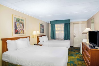 Room, 2 Double Beds, Non Smoking (Tub with Grab Bars)