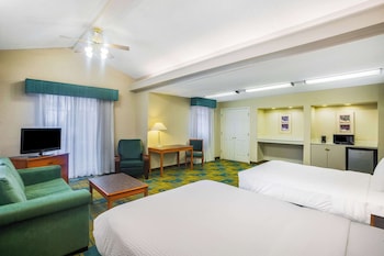 Suite, 2 Double Beds, Non Smoking