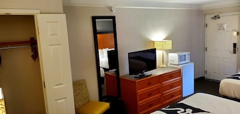 Deluxe Room, 1 King Bed, Accessible, Non Smoking (Mobility)