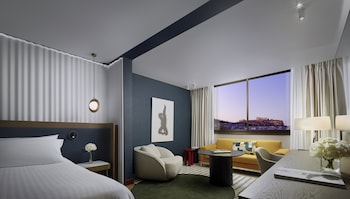 Classic Room, 1 King Bed (Acropolis View)