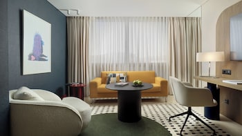 Club Suite, 1 Bedroom, Balcony (Club Louge Access, Acropolis View)