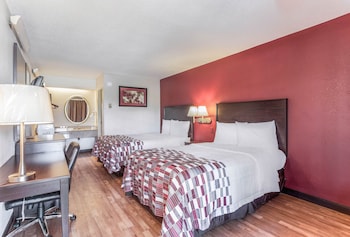 Deluxe Room, 2 Double Beds, Accessible, Non Smoking (Roll-In Shower)