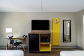 Room, 2 Queen Beds, Non Smoking