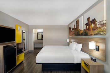 Room, 1 King Bed, Non Smoking
