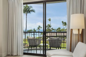 Room, 1 King Bed, Ocean View (Pal Grd, Bathtub)