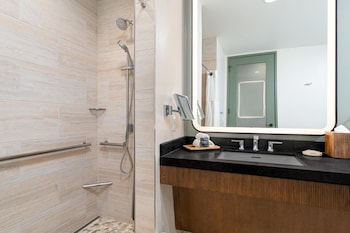 Palace Presidential Suite, 1 King Bed, Ocean View (Roll In Shower, Hearing)