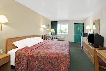 Standard Room, 1 King Bed