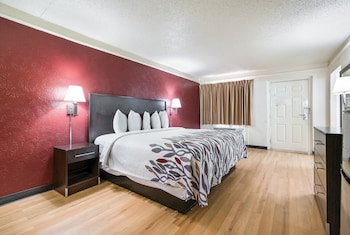 Deluxe Room, 1 King Bed, Non Smoking, Kitchenette