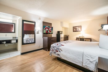 Deluxe Room, 1 King Bed, Non Smoking, Kitchenette