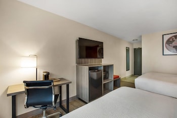 Room, 2 Queen Beds, Non Smoking (Second floor)