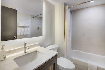 Room, 2 Queen Beds, Non Smoking (Second floor)