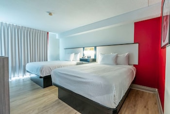 Room, 2 Queen Beds, Non Smoking (Ground Floor)