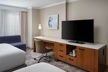 Room, 2 Queen Beds, City View