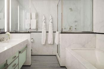 Seventy-Seven Junior Suite
