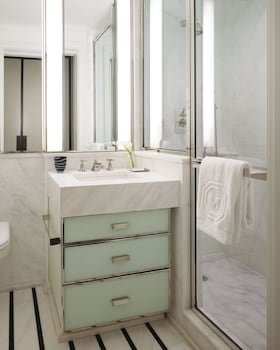 Seventy-Seven Junior Suite
