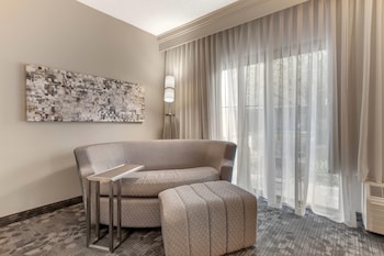 Standard Room, 1 King Bed with Sofa bed, Non Smoking, Courtyard View (Patio)