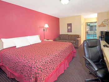 Room, 1 King Bed, Non Smoking (Efficiency)