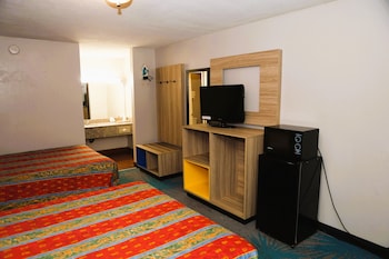 Standard Room, 2 Queen Beds, Smoking