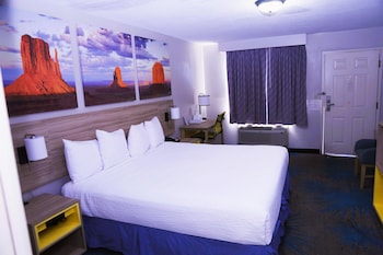 Standard Room, 1 King Bed, Accessible