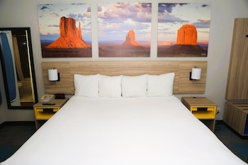 Room, 1 King Bed, Non Smoking (Efficiency)