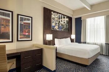 Deluxe Room, 1 King Bed with Sofa bed, Roll-in Shower