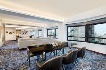 Presidential Suite, 1 King Bed, Corner