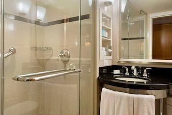 City Room, 1 King Bed