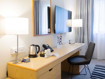 Executive Room, 1 Queen Bed, Mobility Accessible
