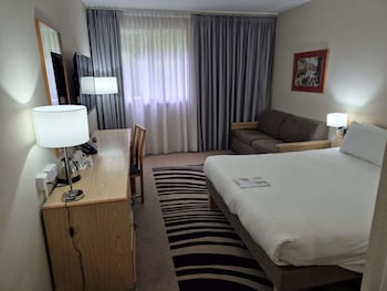 Standard Room (1 Zipped Double Bed)