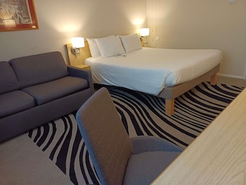 Standard Room, 1 Queen Bed