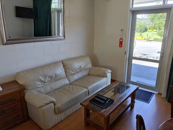 Family Studio Suite, 1 Bedroom, Kitchen, Garden Area