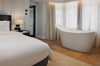1 Bedroom Suite (Newly refurbished)