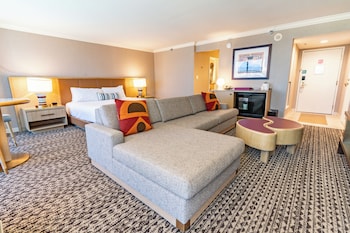 Deluxe Room, 1 King Bed, Accessible Bathtub (High Floor)