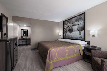 Room, 1 King Bed, Accessible, Non Smoking (Hearing, Mobility Bathtub w/Grab Bars)