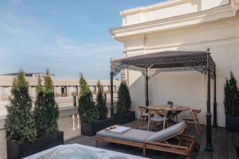 Grand Supreme Room with Jacuzzi Red Level