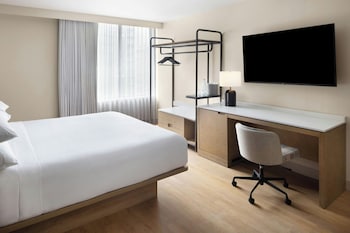 Room, 1 King Bed, Non Smoking, City View