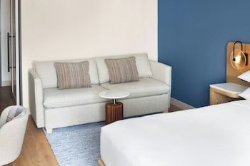 Room, 1 King Bed, Non Smoking, City View
