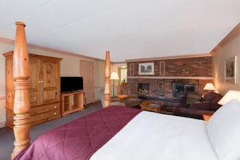 Suite, 1 Queen Bed, Non Smoking, Fireplace (Jettted Tub)