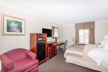 Deluxe Room, 1 King Bed, Non Smoking
