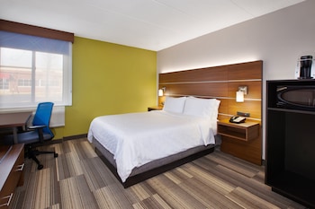 Standard Room, 1 King Bed, Accessible (Accessible Tub)