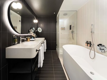 Suite, 1 King Bed