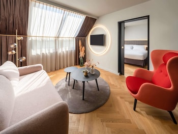 Suite, 1 King Bed